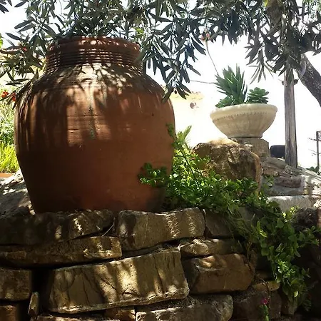 Bed & Breakfast La Di Segesta 3*