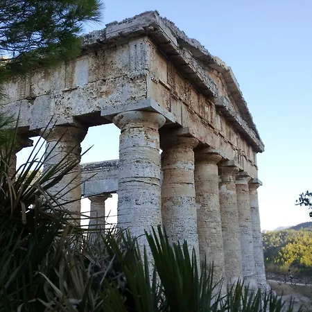 Bed & Breakfast La Di Segesta 4*