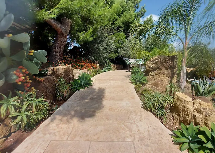 Bed & Breakfast La Di Segesta 4*